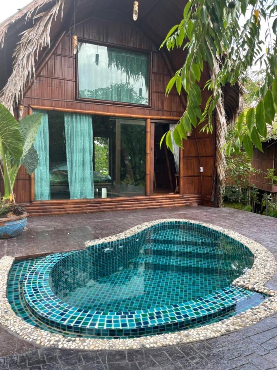 Villa Baan Pak Pra — 4-Star Luxury Hotel in Phatthalung, Thailand