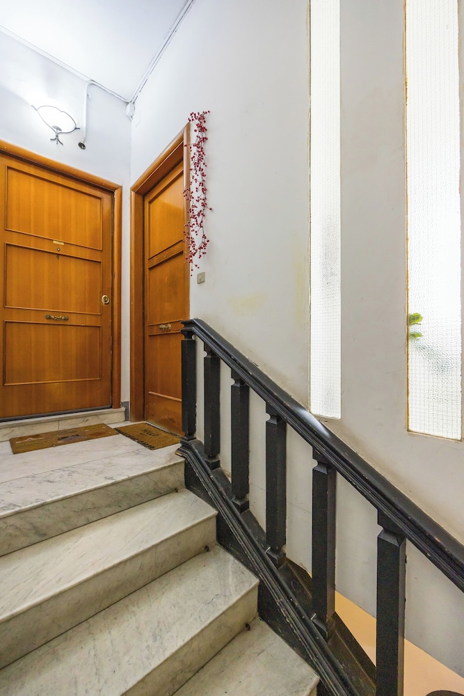 New Design - carbon neutral hotel in Naples