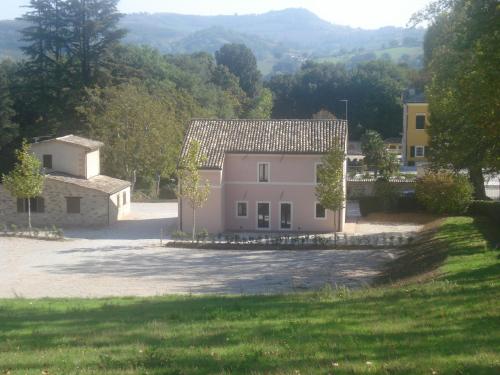 Villa Collio Relais — 4-Star Luxury Hotel in San Severino Marche, Italy