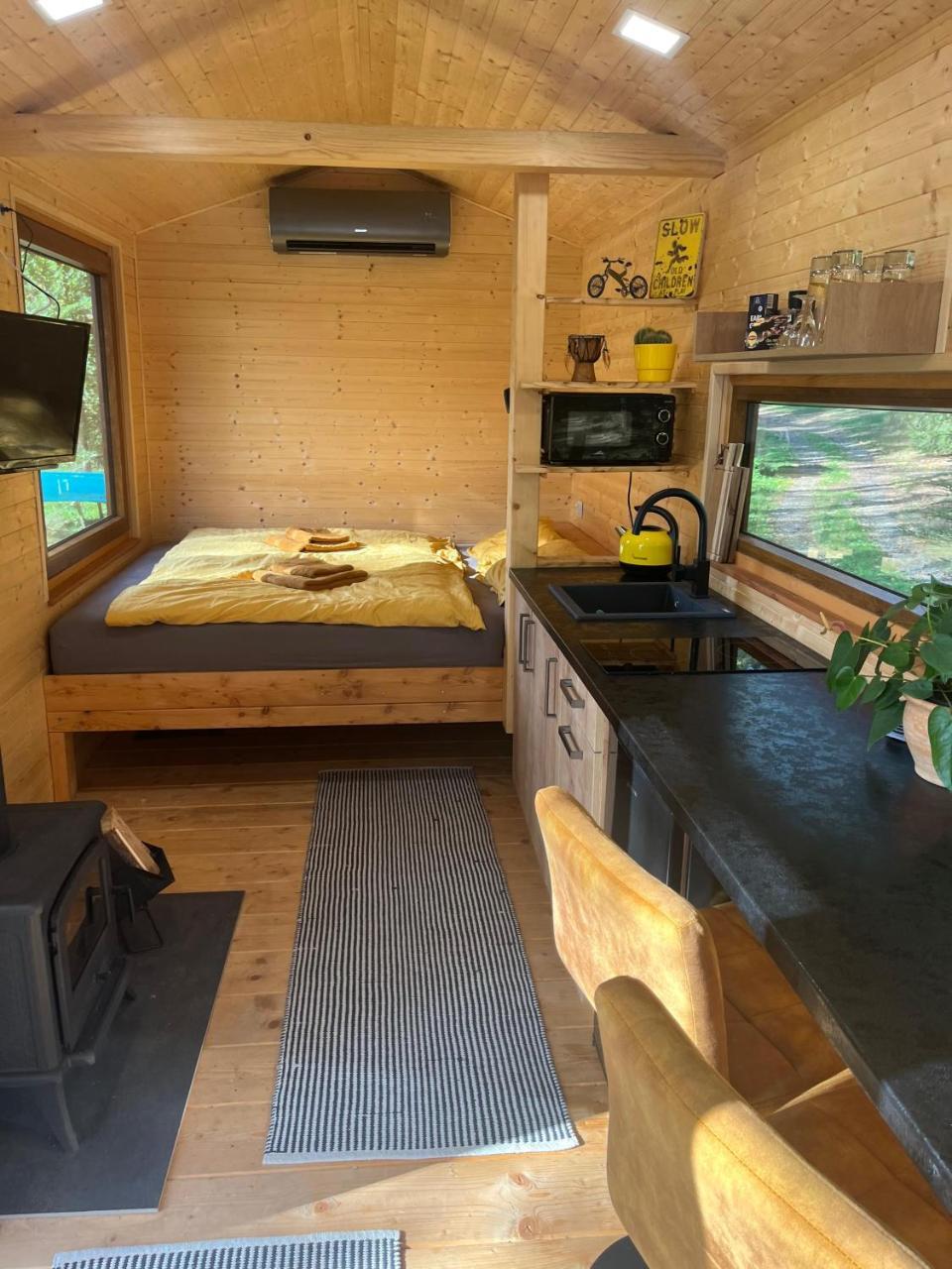 Glamping Maringotka u Tobíka - carbon neutral hotel in Unknown City