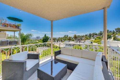 2 Mi to Hollywood Condo with Pool and Hot Tub Access — 4-Star Luxury Hotel in Los Angeles, United States