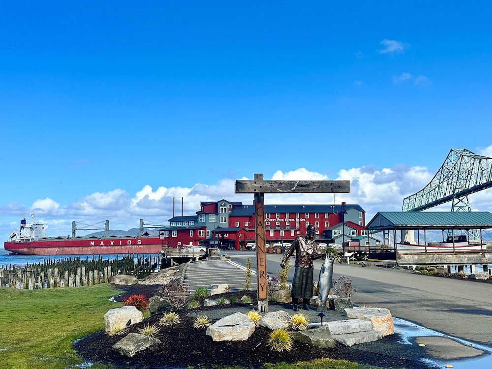 Cannery Pier Hotel & Spa - photo 130