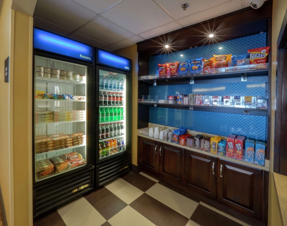 Hampton Inn Hazleton - photo 38