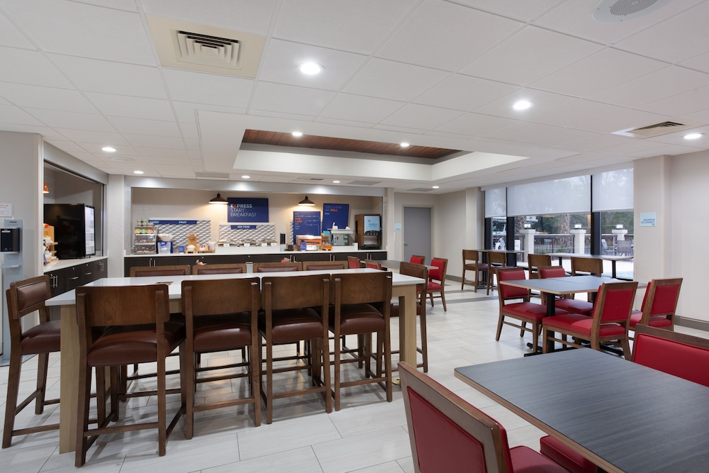 Holiday Inn Express Hotel & Suites Morehead Cty by IHG - photo 37
