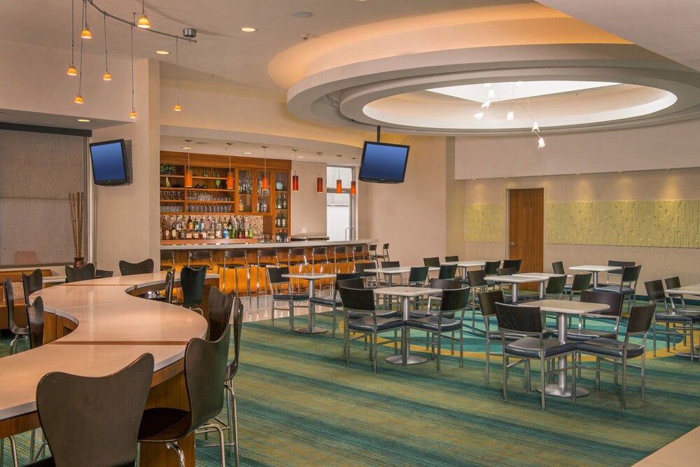 SpringHill Suites New York LaGuardia Airport - photo 12
