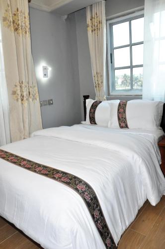 Ocean6 - carbon neutral hotel in Accra
