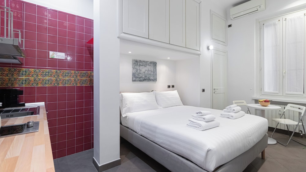 Italianway Easy Vercellina 22 — 4-Star Luxury Hotel in Milan, Italy
