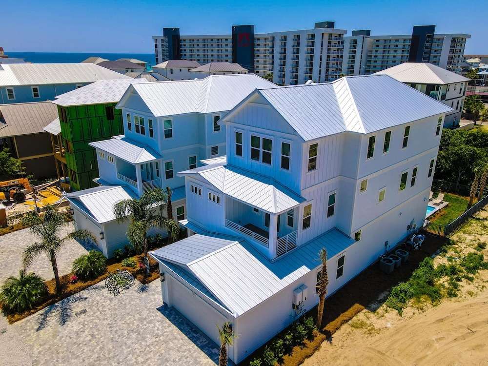 Sandtrapped - carbon neutral hotel in Destin