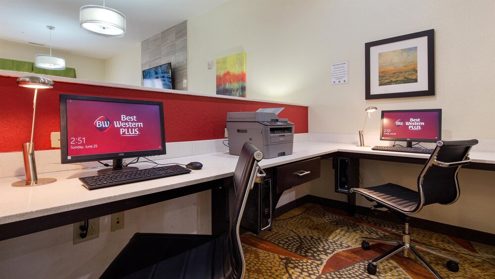 Best Western Plus Fairview Inn & Suites - photo 21