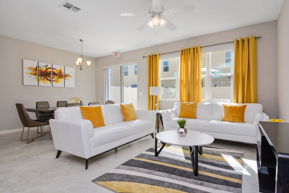 Lovely 4Bd Townhome Near Disney @ Compass Bay 5122 — 4-Star Luxury Hotel in Kissimmee, United States