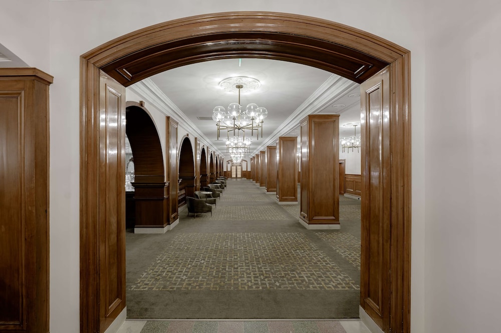Hotel Fort Des Moines Curio Collection by Hilton - photo 84