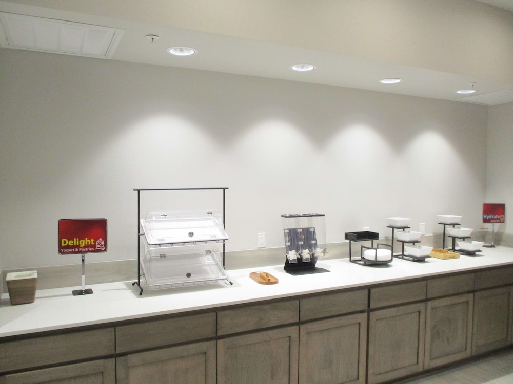 Merica Inn & Suites - photo 18