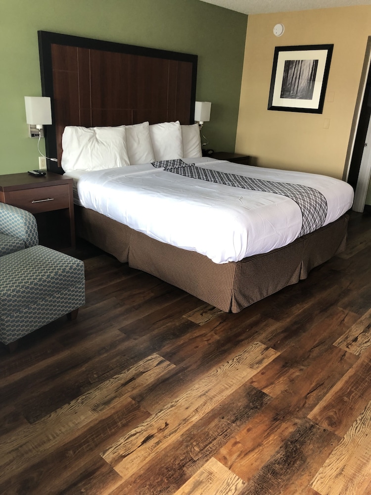 Knight's Inn Motel - photo 34