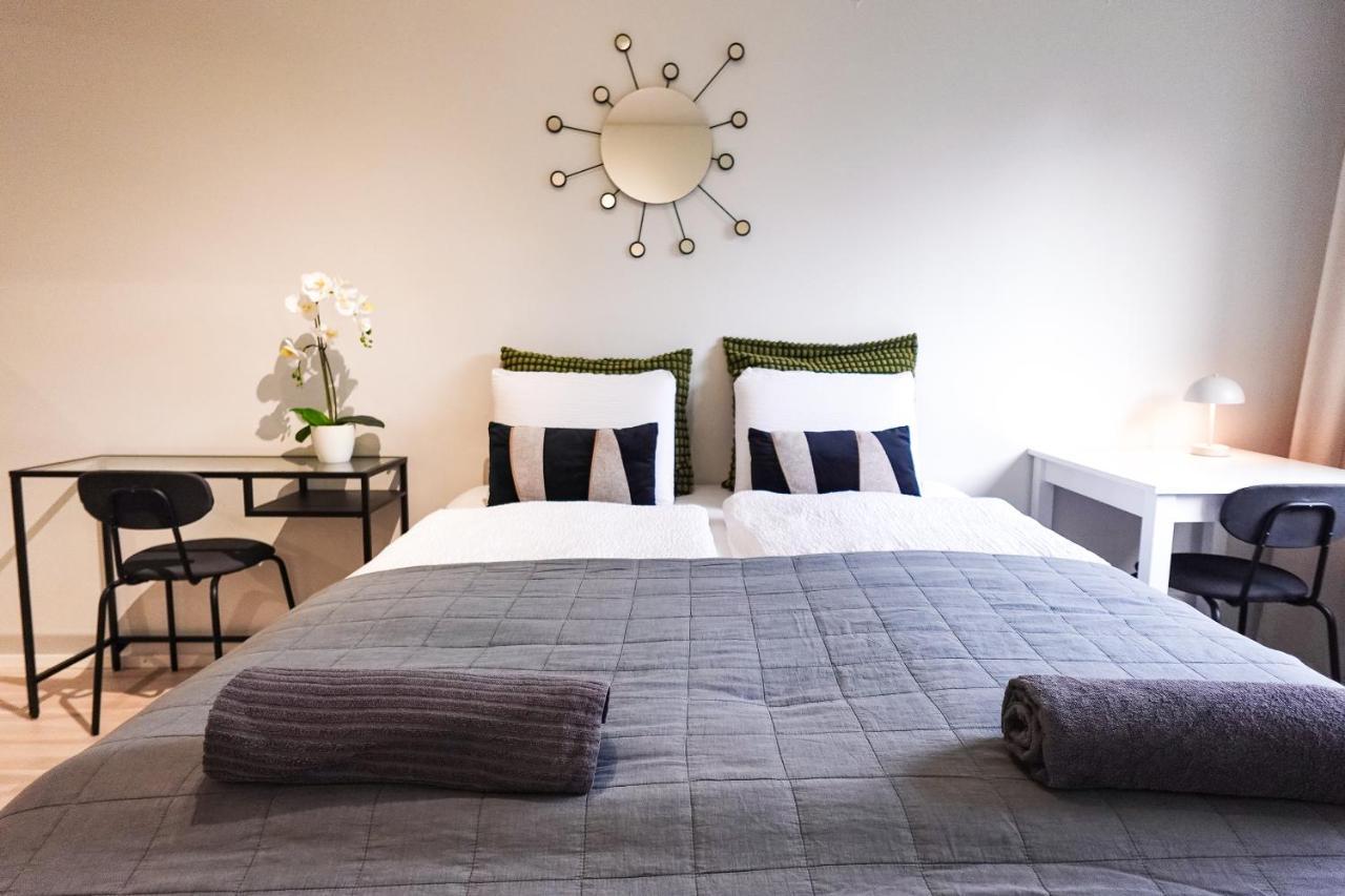 Cozy 2BR Retreat w Balcony Serene Vantaa in Vantaa, Finland