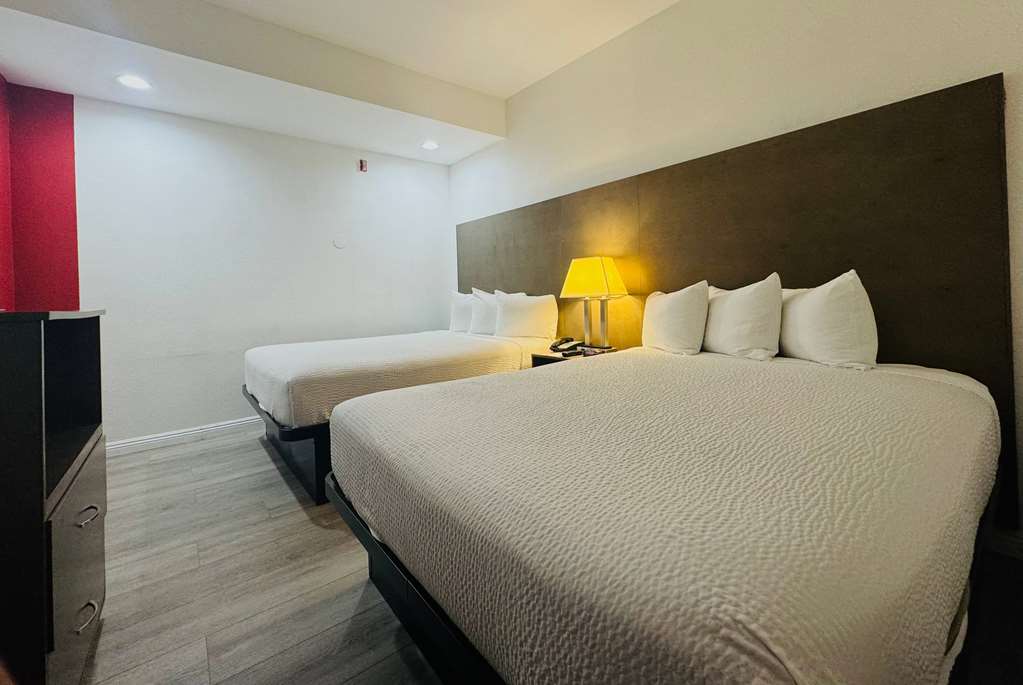Ramada by Wyndham San Diego Airport - photo 36