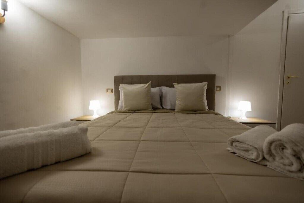 Re Fra Home — 4-Star Luxury Hotel in Naples, Italy