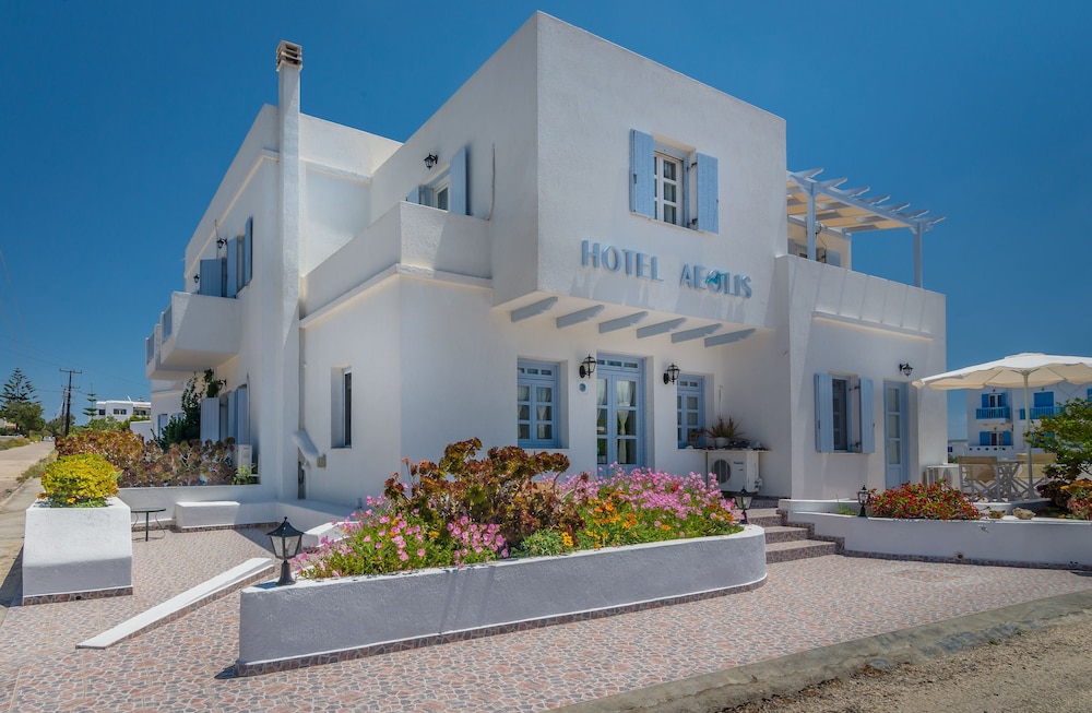Aeolis Hotel - carbon neutral hotel in Milos