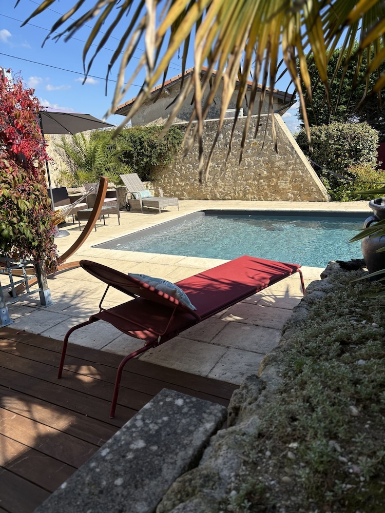 Maison Jéroboam — 4-Star Luxury Hotel in Saint-Estephe, France