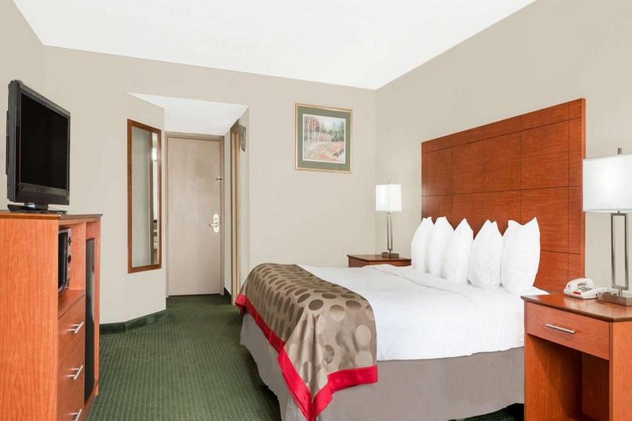 Ramada Lexington North Hotel & Conference Center - photo 9