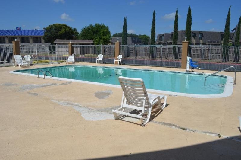 Summit Inn Hotel & Suites in San Marcos, United States