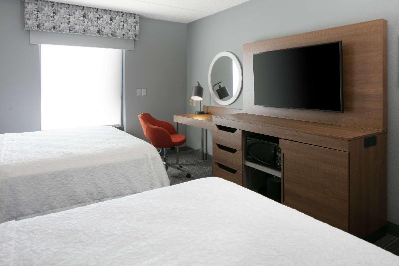 Hampton Inn Dubuque - photo 33