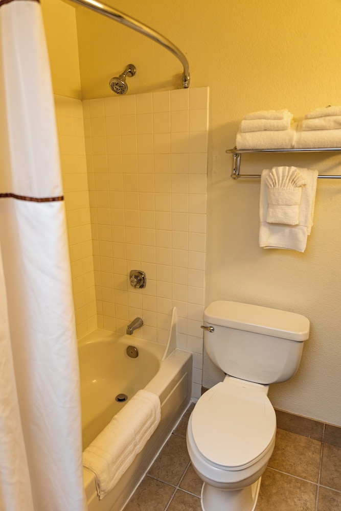 Lake Natoma Inn - photo 9