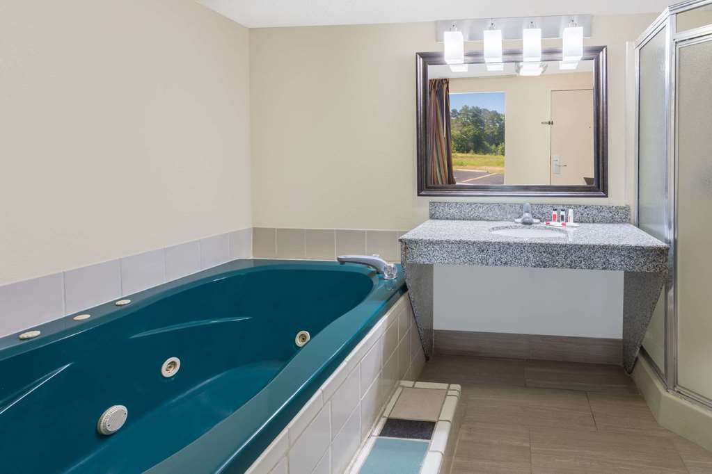 Days Inn by Wyndham Newberry - photo 12