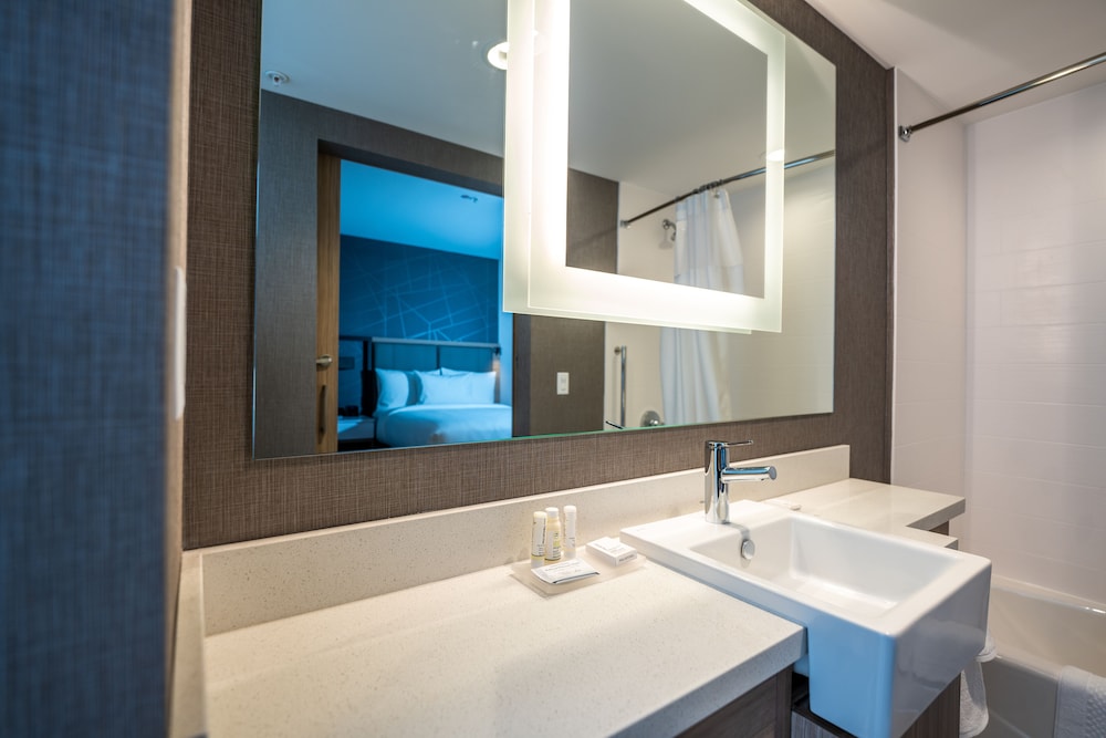 SpringHill Suites by Marriott Kenosha - photo 30