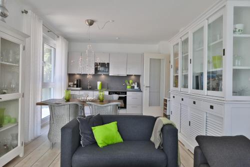 Ocean Breeze No 6 — 4-Star Luxury Hotel in Timmendorfer Strand, Germany