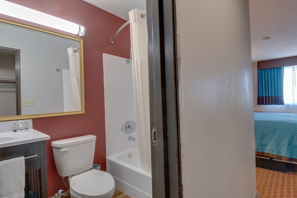 Americas Best Value Inn Hayward - photo 28