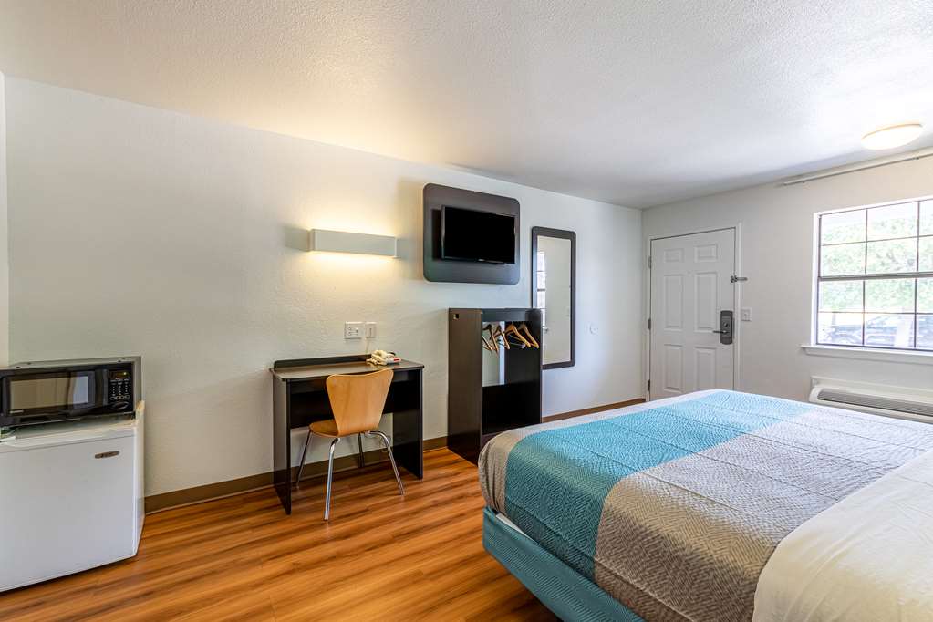 Motel6 Georgetown TX - photo 17