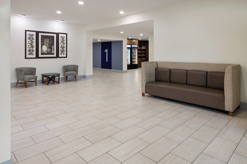 Holiday Inn Express Augusta Downtown by IHG - photo 38