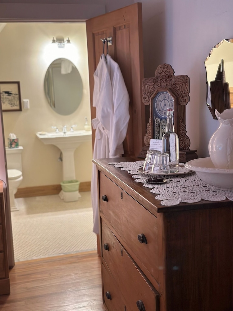 Gable House Bed and Breakfast Inn - photo 11