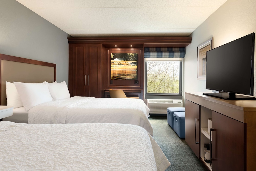 Hampton Inn Appleton Fox River Mall Area - photo 7