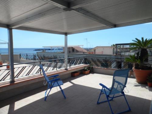 Casa 1 Sole Mare Montagna con Terrazza panoramica — 4-Star Luxury Hotel in Riposto, Italy