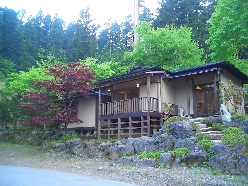 Yasuragino Bettei Shikitei in Fujiyoshida, Japan