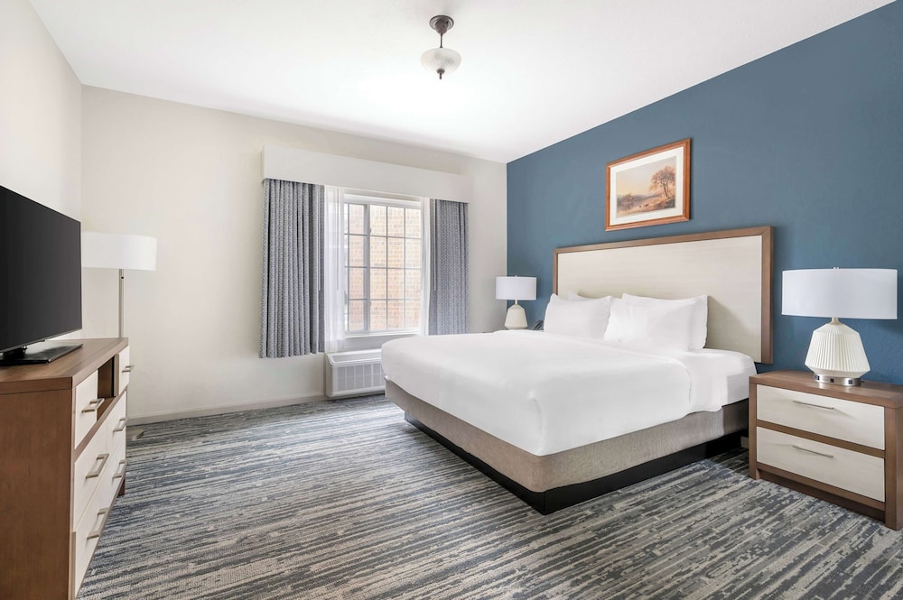Hilton Vacation Club Varsity Club South Bend IN - photo 11