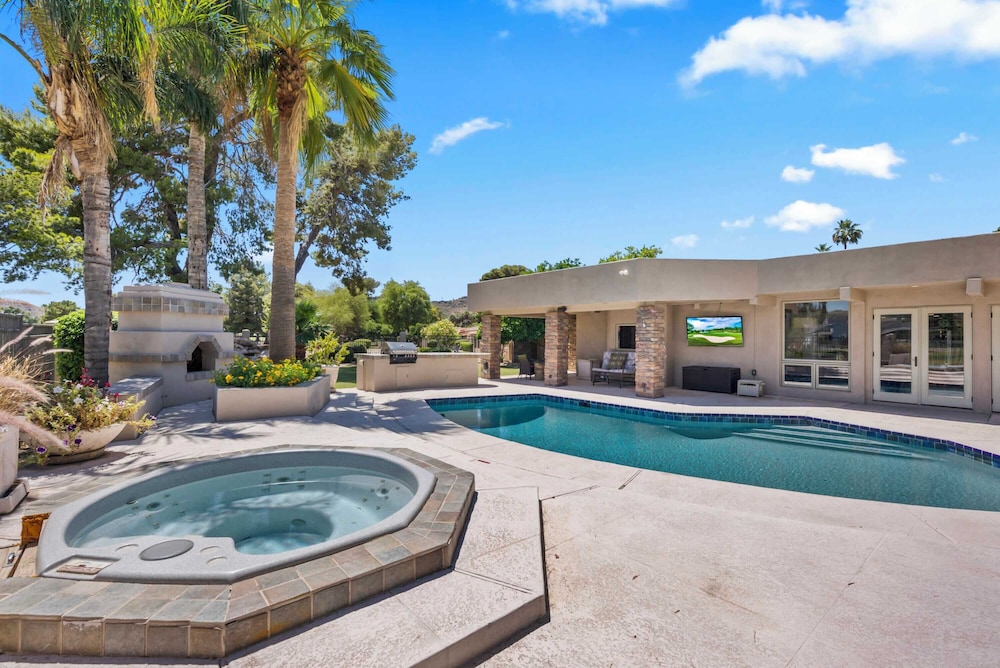 Caddy Shack 6BD Pool with Golf Views - last minute hotel in Phoenix
