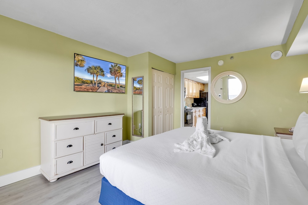 Beach front Condos Located in the Caribbean Resort with Pool and Lazy River - photo 4