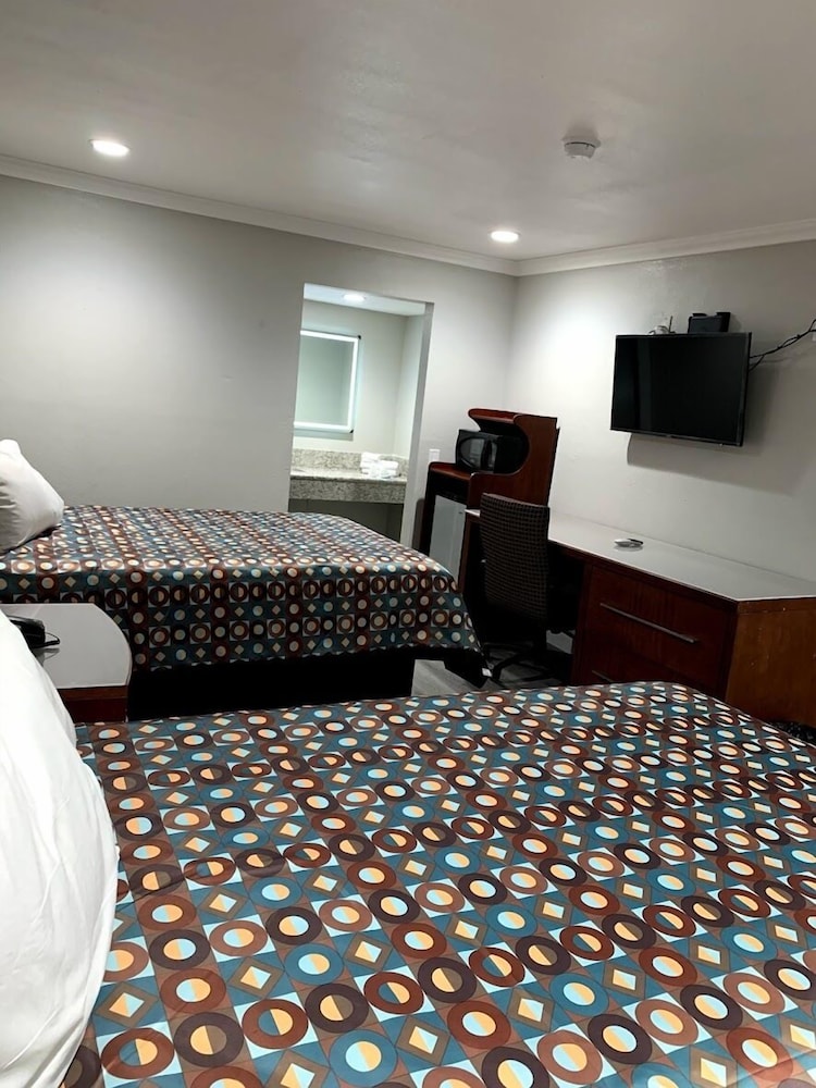 La Puente Inn Motel - photo 10