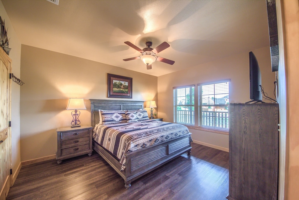 Old Mills Resort OM A8 3 Bedroom Condo by RedAwning - photo 2