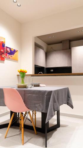 Bertola 17 Centrale Stazione by Happyhostorino — 4-Star Luxury Hotel in Turin, Italy