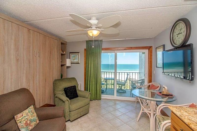 Beacher's Lodge Oceanfront Suites - photo 10