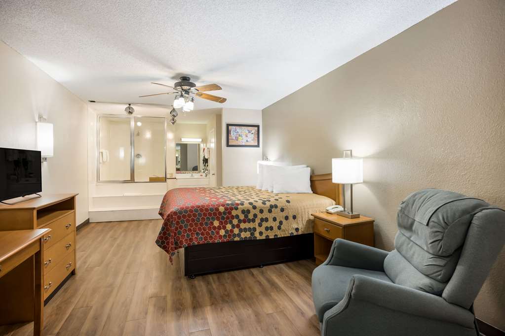 Econo Lodge Live Oak - photo 26