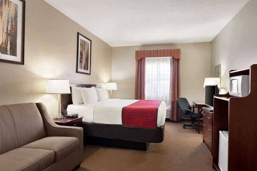 Ramada by Wyndham Elizabethtown - photo 8