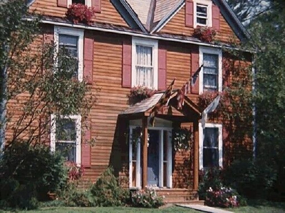 Chesapeake Inn Of Lenox — Lenox