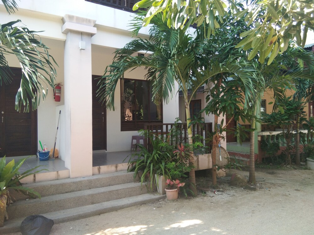 Modern Resort — Ko Pha Ngan — photo 2