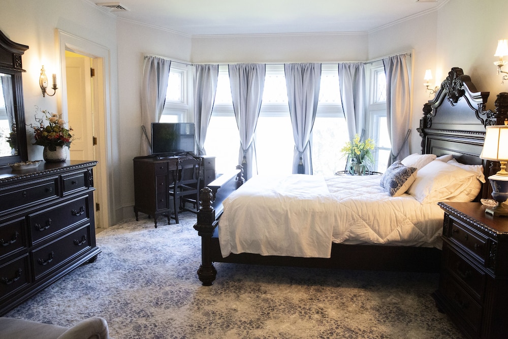 Hazeltine Boutique Hotel BnB - photo 11