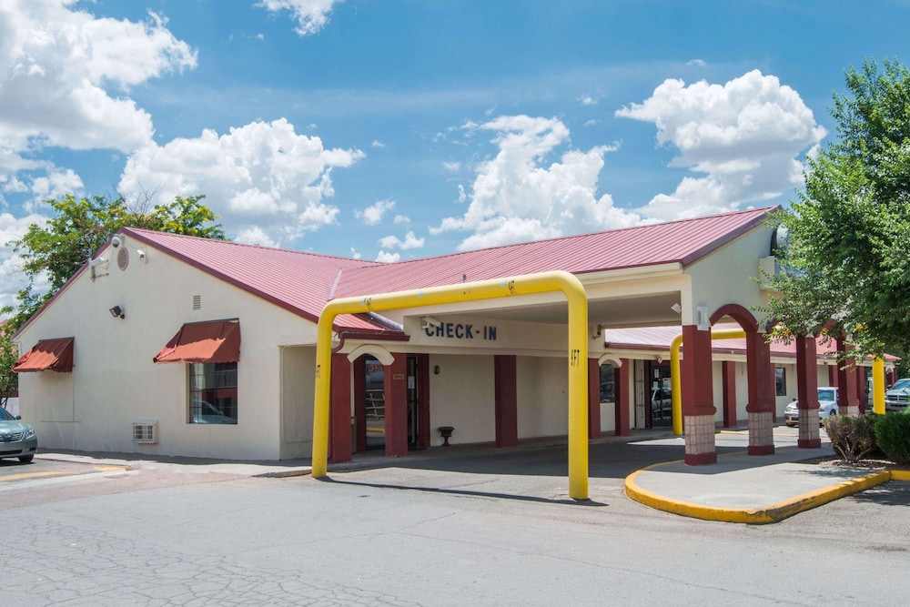 Days Inn by Wyndham Gallup - photo 18