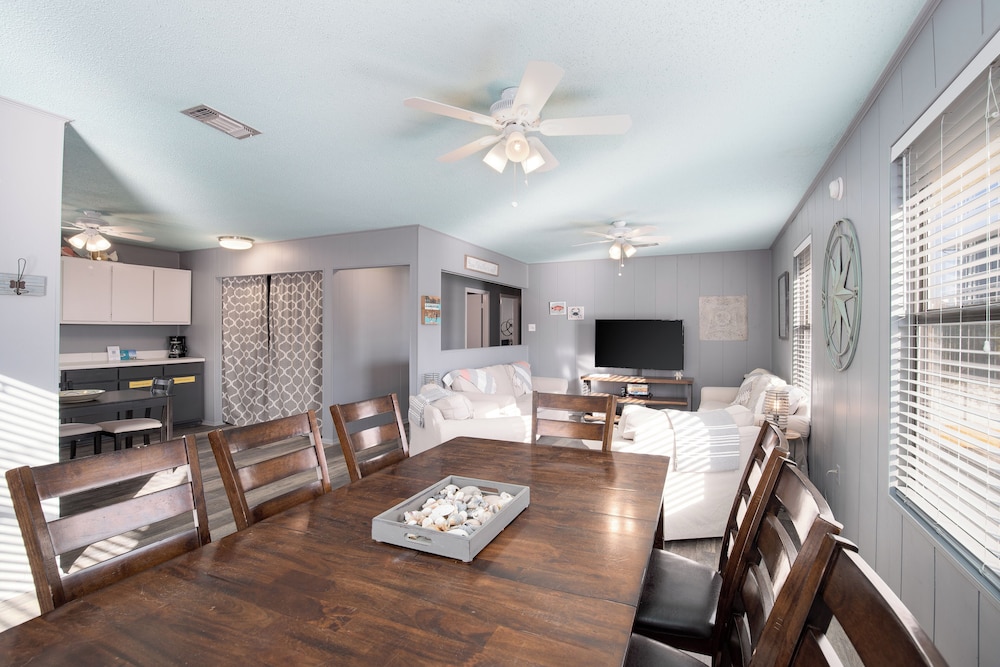 30 Dogwood St. Canary’s Roost in Seaside, United States